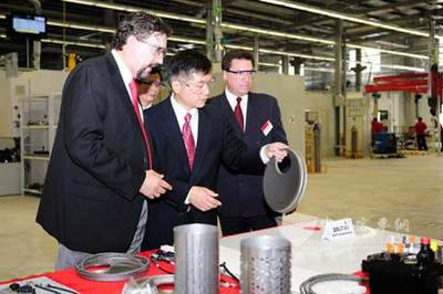 合作共贏新里程 美國商務部長駱家輝考察康明斯北京工廠的技術創新之路
